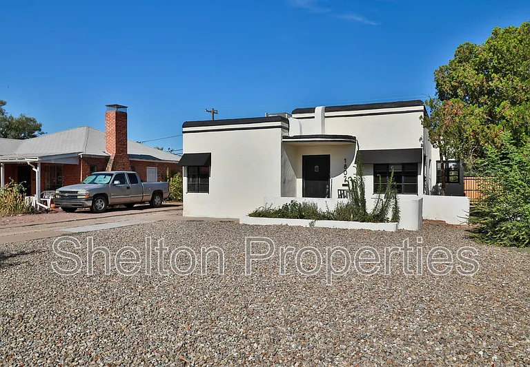 1802 N Laurel Ave — Photo 3