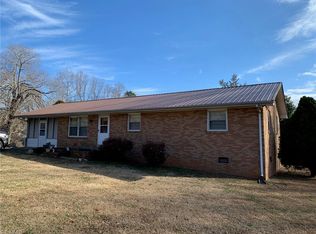 5713 Old Maple Springs Rd, Seagrove, NC 27341