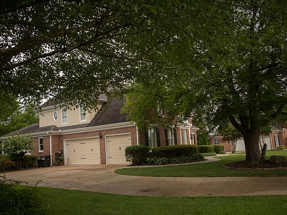 3rd image of 1926 Waterbury Ln
