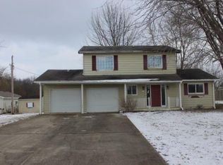 1061 Osage Rd, Charleston, IL 61920