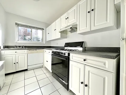 Rented by Keller Williams NYC | media 14