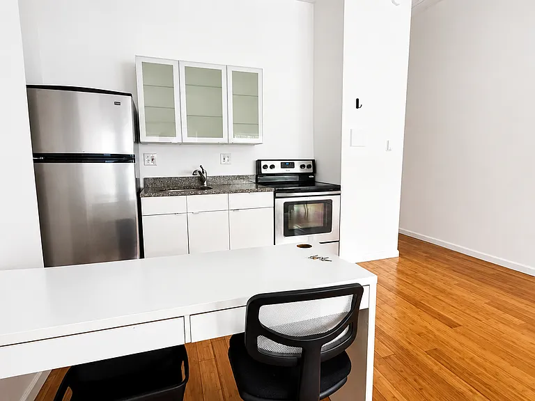 139 Washington St #202 — Photo 3