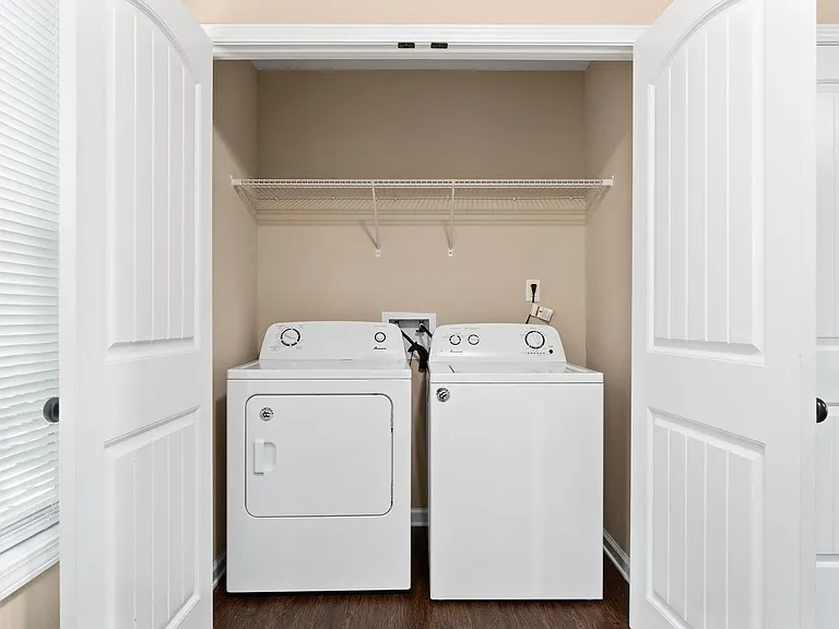 1269 Parkway Pl — Photo 35
