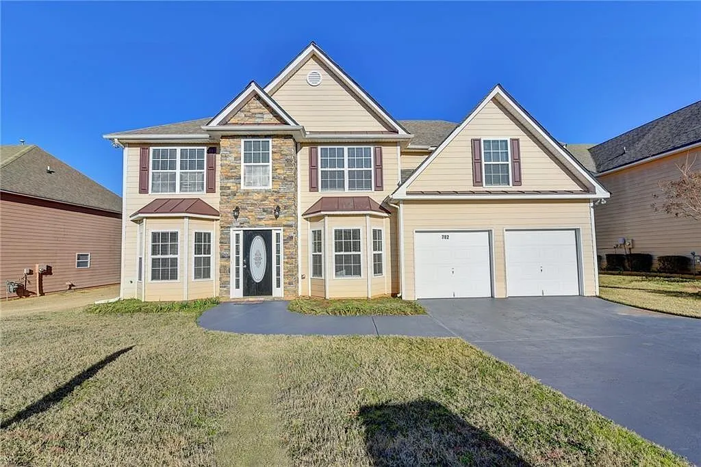 4 bed, 2.5 bath, 2524 sqft, $2,750 — Photo 1