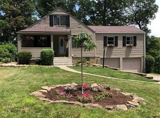 8304 Tanglewood Rd, Pittsburgh, PA 15237