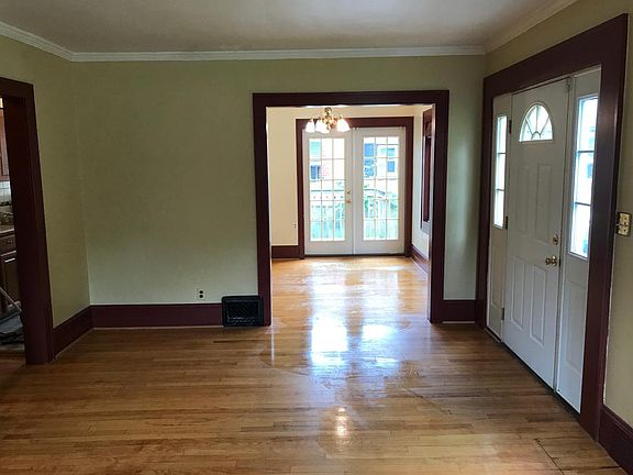 2nd image of 7 W Ainsworth St #3