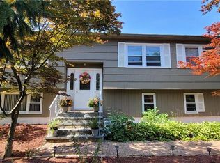 7 Dodge Dr, Shelton, CT 06484