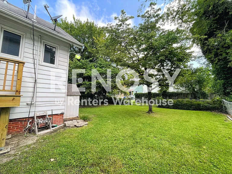 210 Hardy Ave — Photo 29