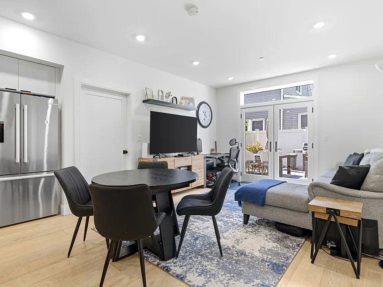 101 Condor St #205 — Photo 6