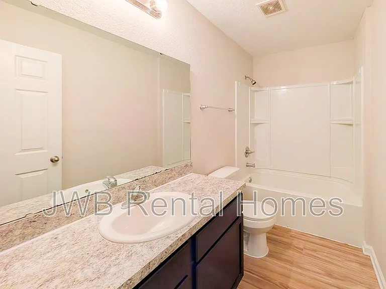 6861 Lake Mist Ln — Photo 9