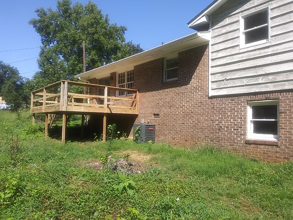 4th image of 3150 Sandy Plains Rd