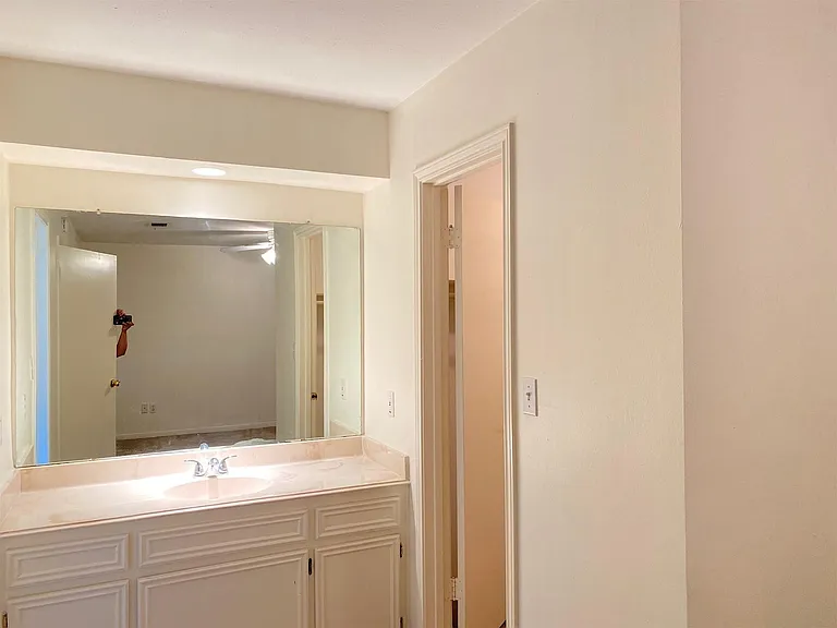 2733 Davis Ave — Photo 32