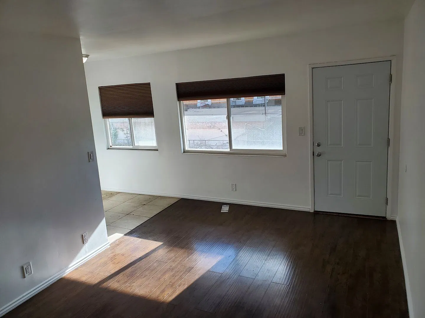 730 Rose Ave — Photo 3