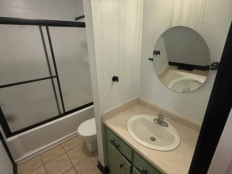 215 Kingston Rd — Photo 15
