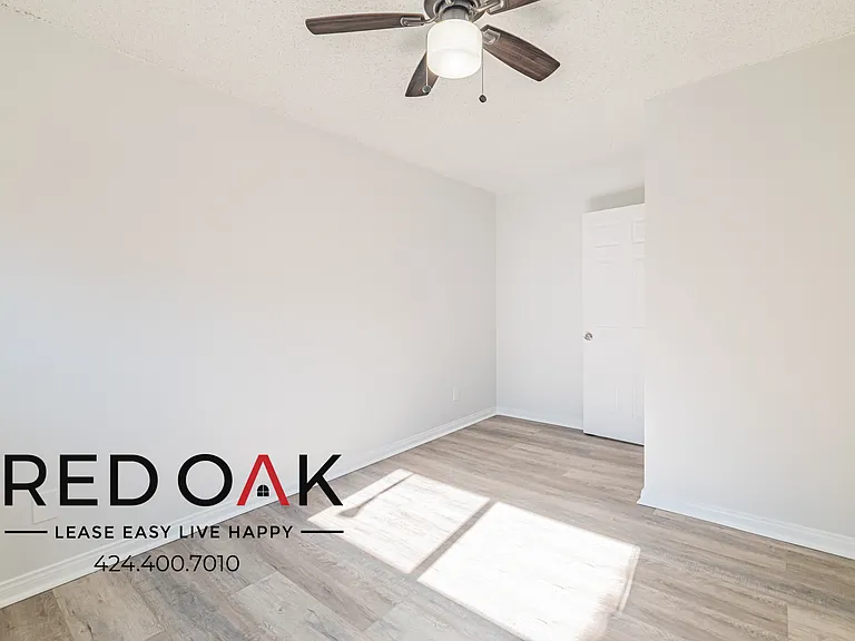 4324 Walnut St #18 — Photo 13