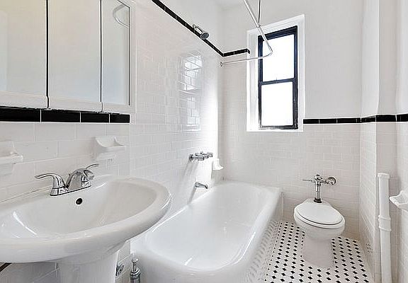 5th image of 2 Seaman Ave #3E