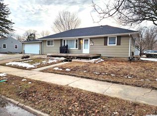 1014 N Jackson Ave, Mason City, IA 50401