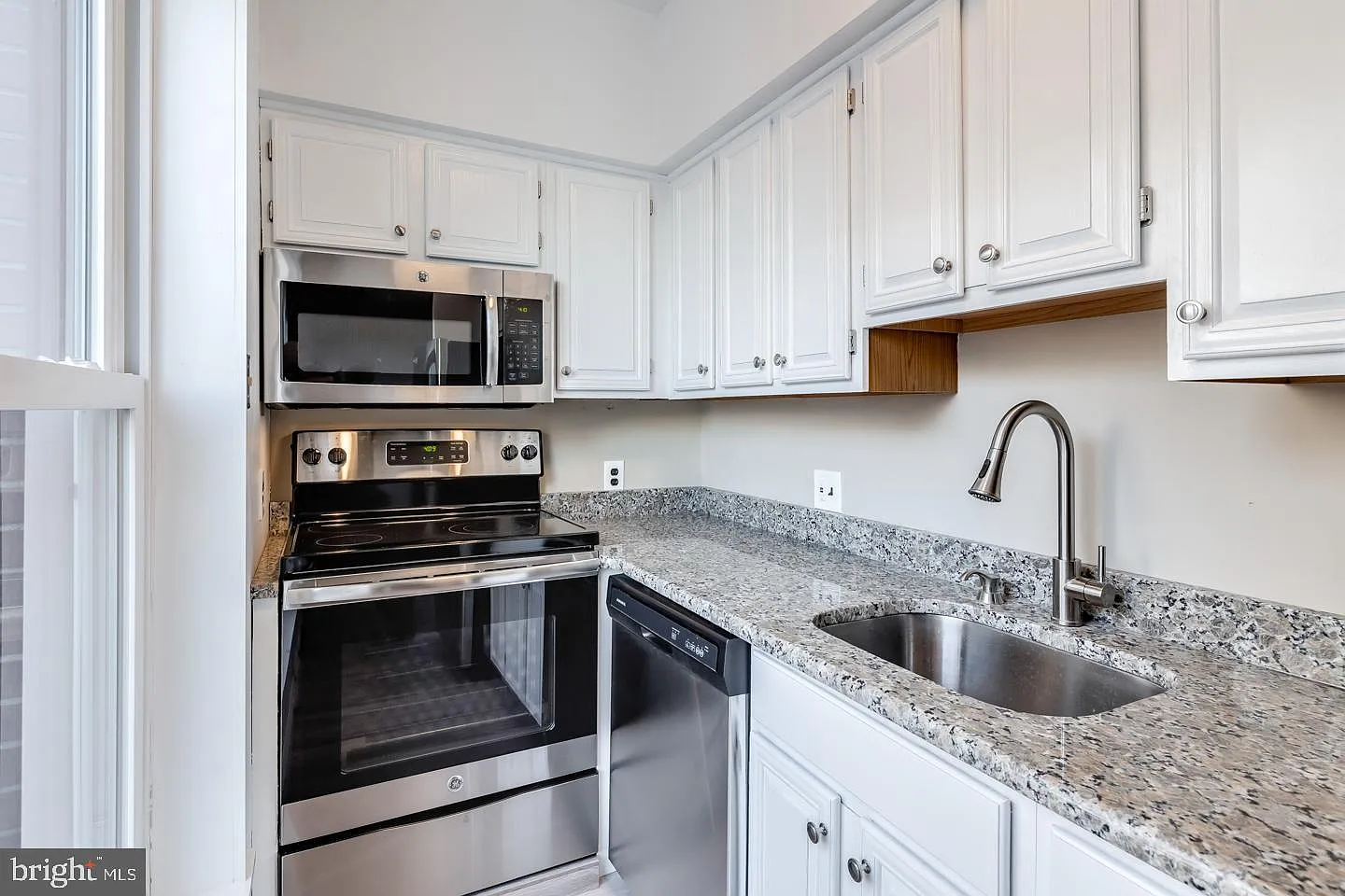 Studio, 461 sqft, $1,295 — Photo 3