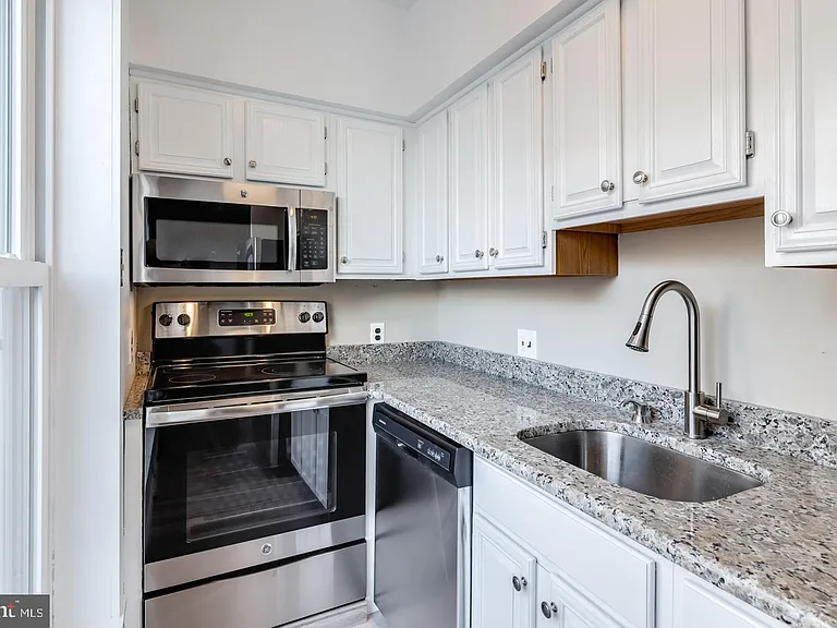 234 N 3rd St #403 — Photo 3