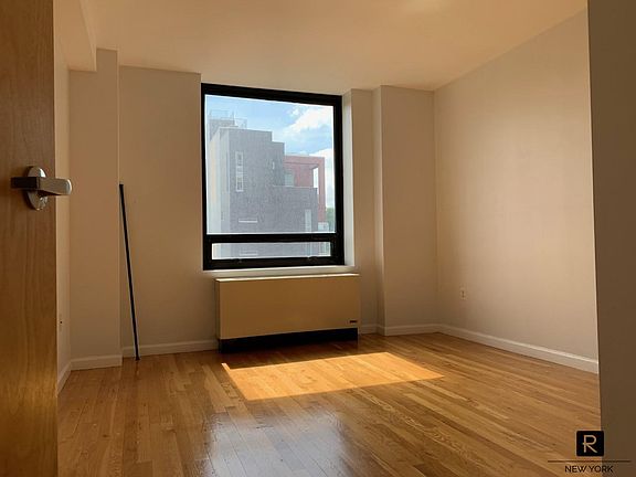 4th image of 116-24 Grosvenor Ln #5C