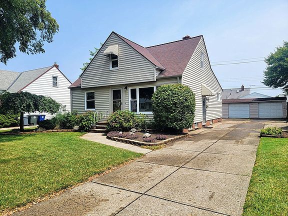 3rd image of 4725 Summer Ln