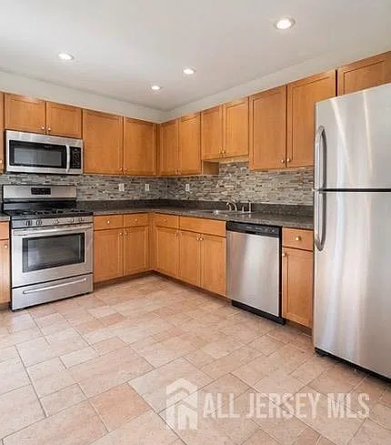 2 bed, 2.5 bath, 1280 sqft, $2,600 — Photo 2
