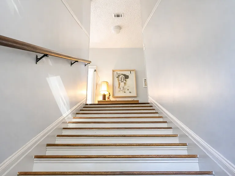 1103 W 22nd St #B — Photo 2