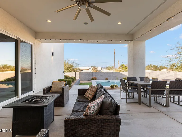 2252 E South Mountain Ave — Photo 41