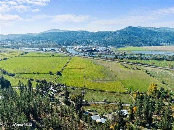 1141 W Meadowhurst Rd, Saint Maries, ID 83861