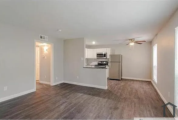 2 bed, 800 sqft, $1,700 — Photo 3