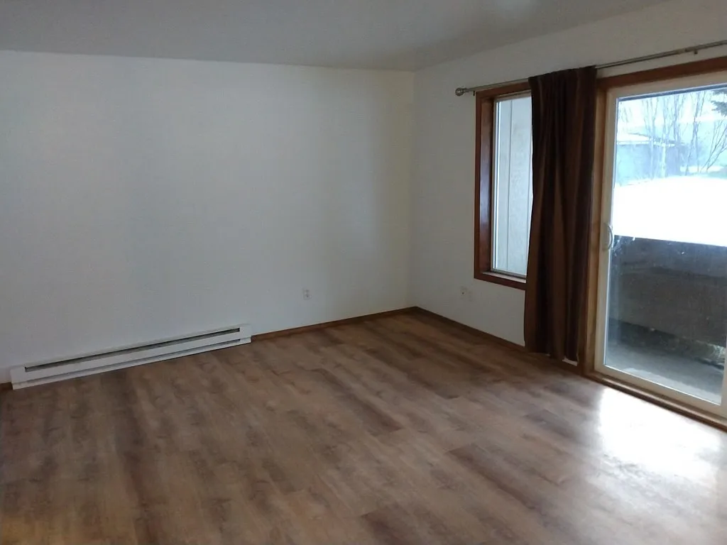 895 Linda Court Apt 2 - 2 — Photo 2