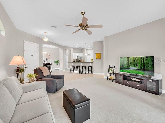 3rd image of 323 La Creek Ct