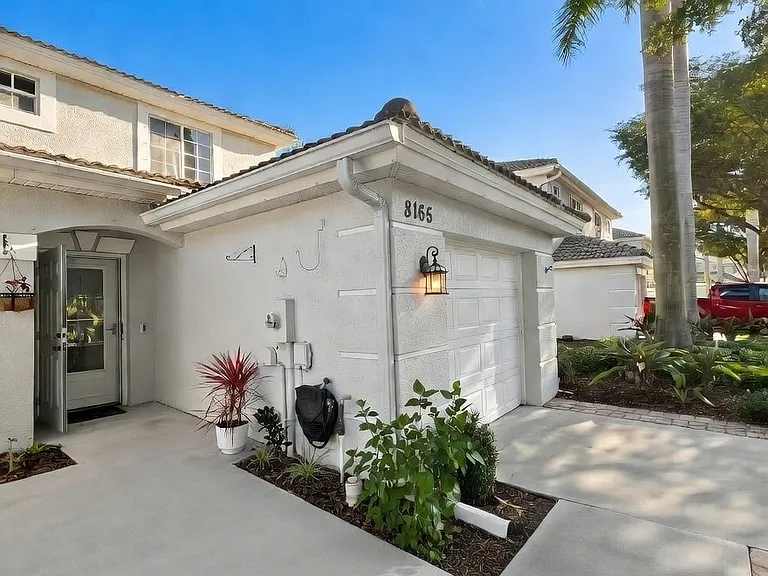 8165 Pacific Beach Dr — Photo 1