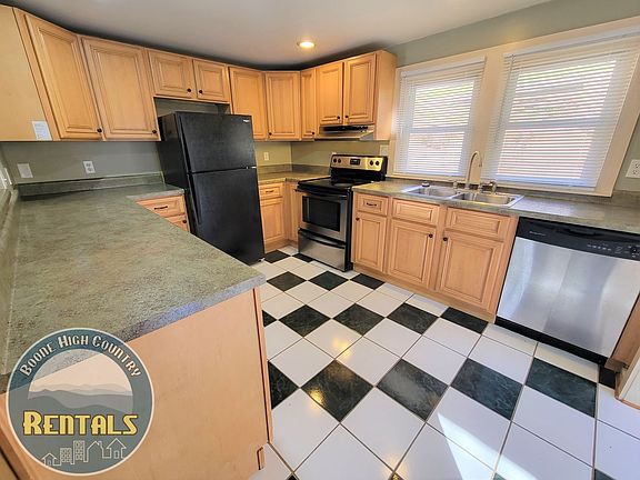 5th image of 144 Azalea Way
