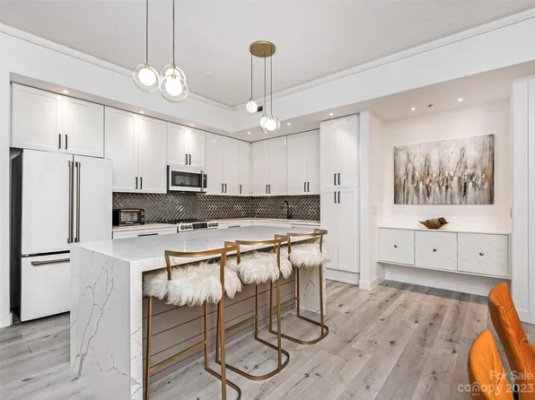 4620 Piedmont Row Dr Unit 303, Charlotte, NC 28210