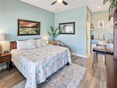 25000 Tamiami Trail East, Naples, FL, 34114