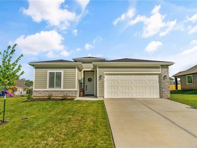 1592 Grayhawk Dr, Basehor, KS, 66007