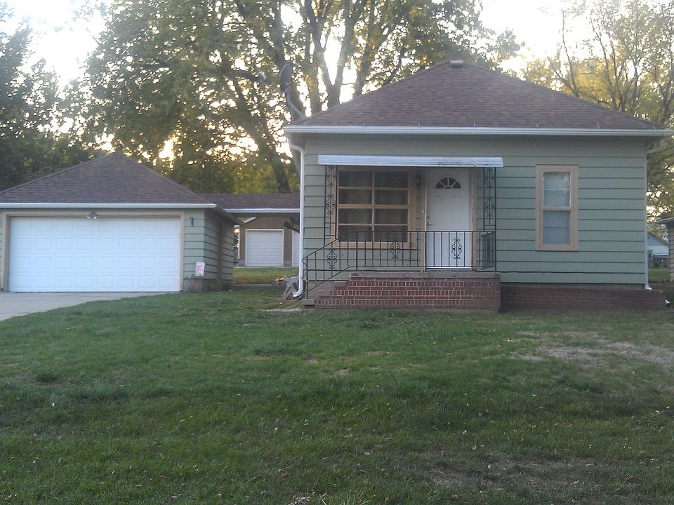 1st image of 414 NE 4th St