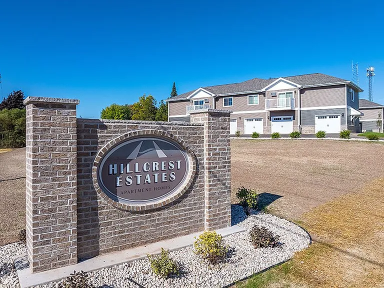 HILLCREST ESTATES — Photo 1
