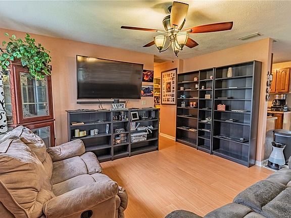 4th image of 14406 Daring Ave