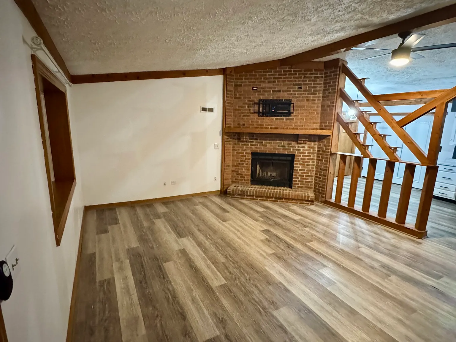 1264 Twin Oak Ln — Photo 3