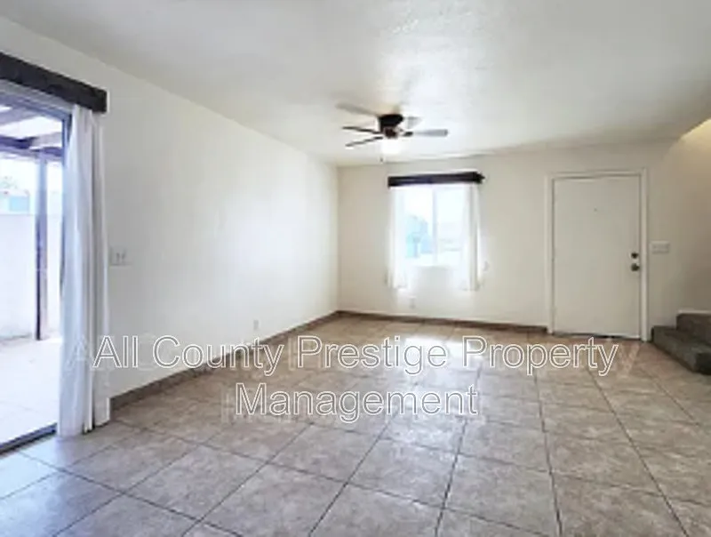 3 bed, 1.5 bath, 1074 sqft, $1,600 — Photo 4