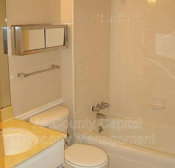 6508 S 1st St #101 — Photo 3