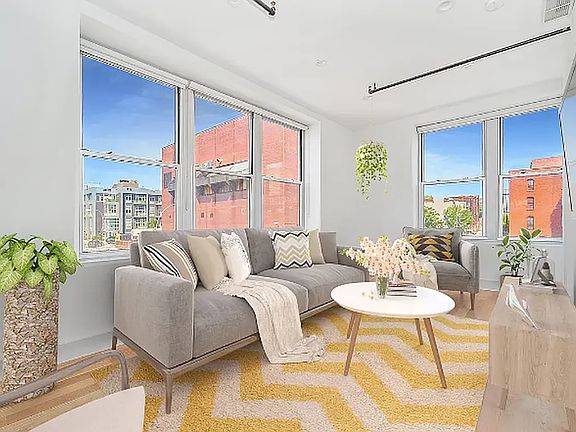 2nd image of 347 Lorimer St #4A