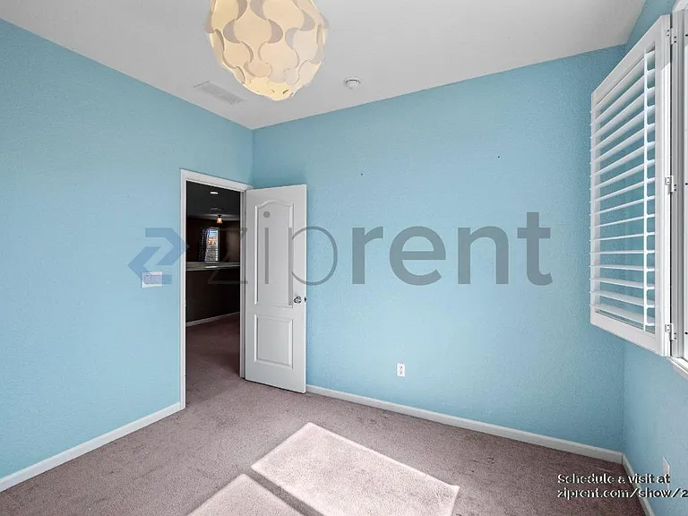 887 Hampton St — Photo 20