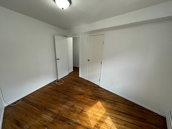 3rd image of 148 Cambridge Pl #2