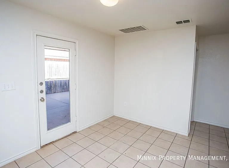 1206 N Bangor Ave #FS — Photo 16