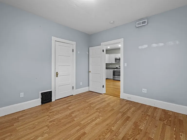 25 Howes St #3 — Photo 8