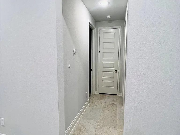 2102 Marian Lee Ln — Photo 10