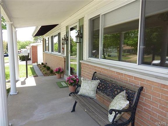2nd image of 1615 Horseshoe Dr
